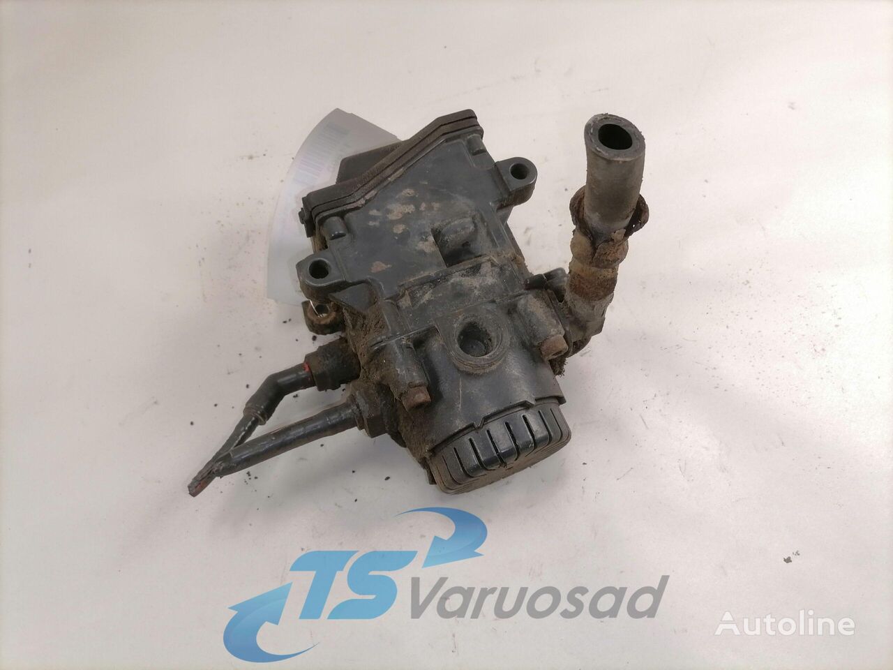 معدل نظام الفرامل الإلكترونية Knorr-Bremse EBS brake valve 20374944 لـ السيارات القاطرة Volvo FH12