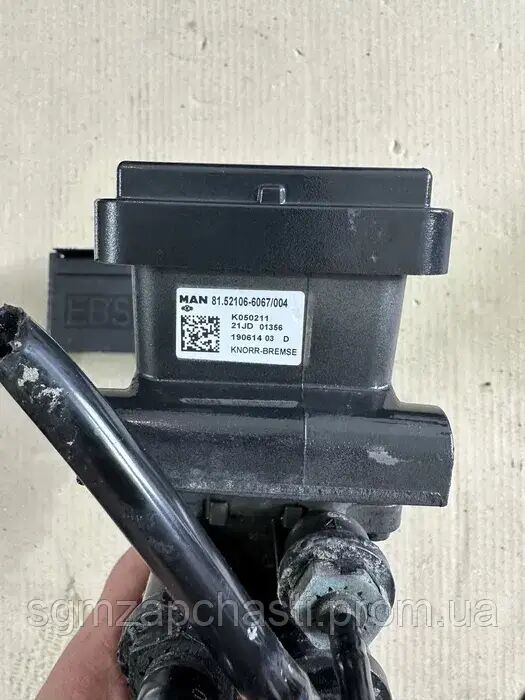 modulator EBS Knorr-Bremse MAN 81.52106-6067/81521066067/ K050211 untuk truk MAN Modulyator EBS MAN 81.52106-6067/81521066067/Knorr-Bremse K050211