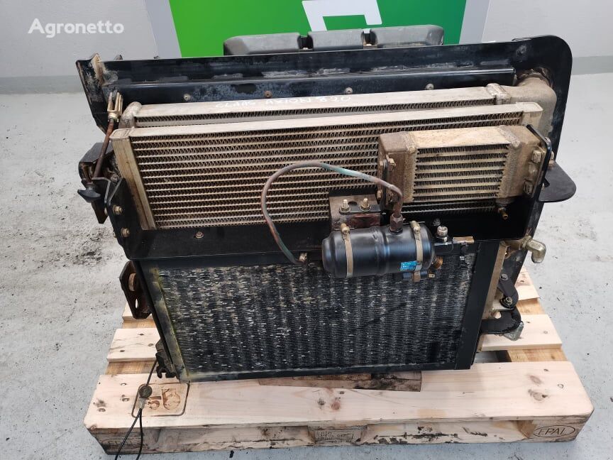 Claas Axion air conditioning condenser for wheel tractor