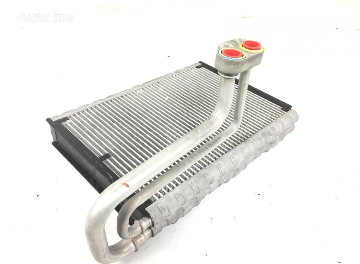 FH 82348991 air conditioning condenser for Volvo truck