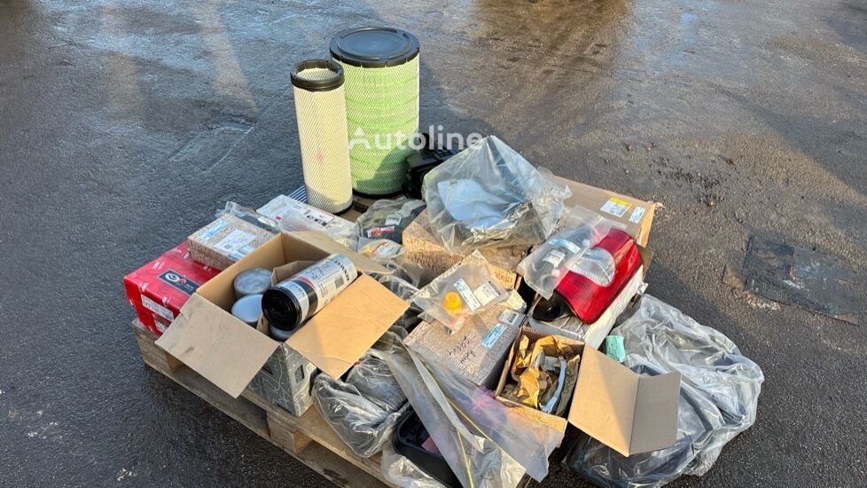 филтер за воздух Renault PARTS ASSORTED PALLET, TO INCLUDE: FILTERS, RADIATOR, B