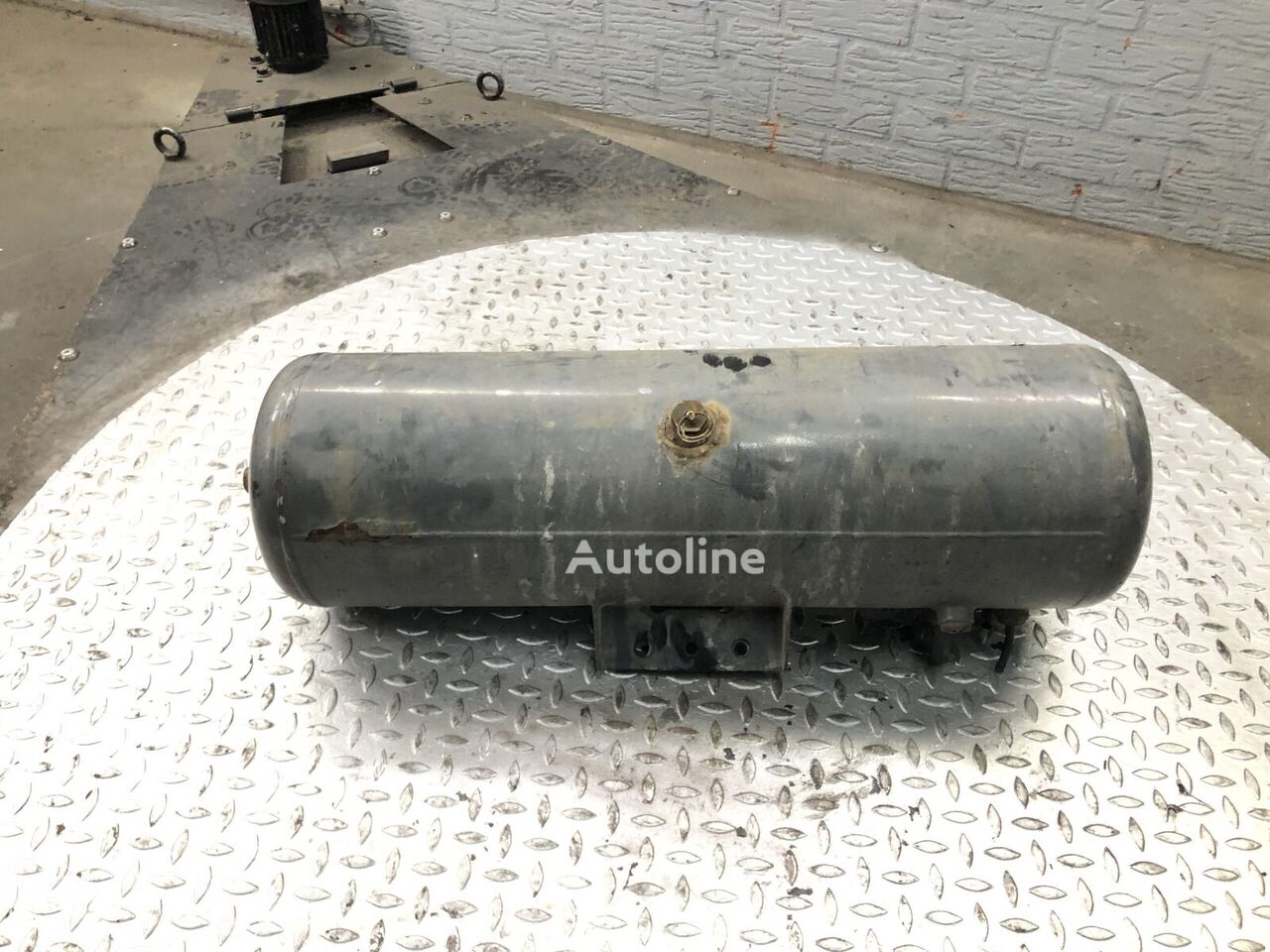 1901818 air tank for DAF XF 106 truck