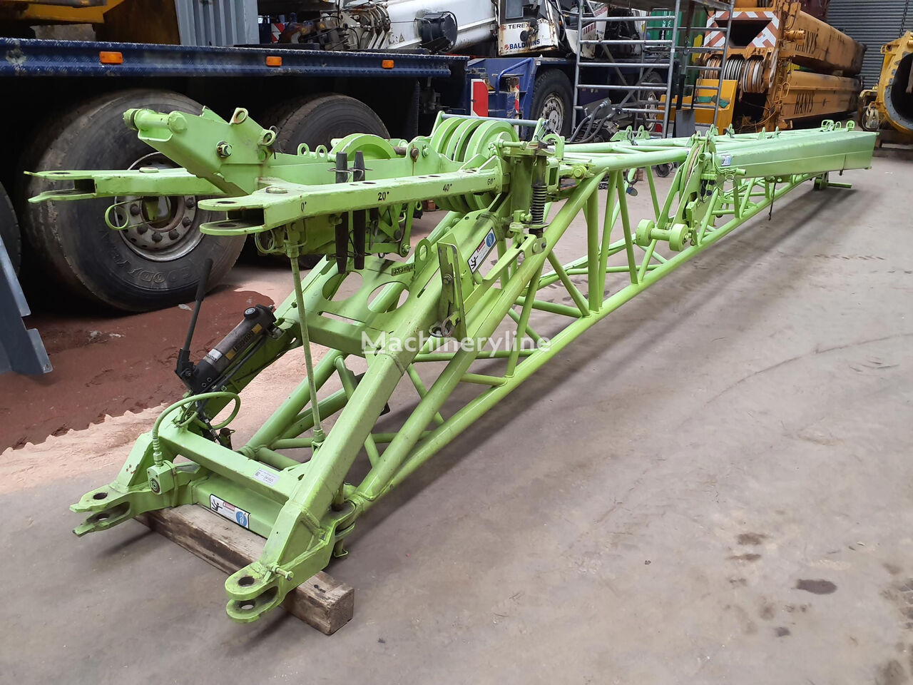 bras Liebherr LTM 1050-3.1 folding jib pour grue mobile Liebherr  LTM 1050-3.1