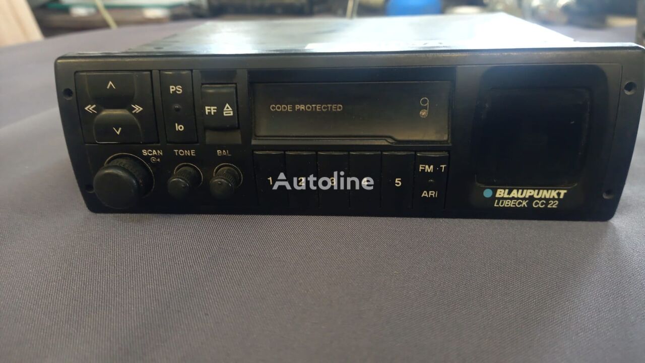 autoradio Radio BLAUPUNKT LUBECK CC 22 - do naprawy - wtyczka nie łączy pour bus