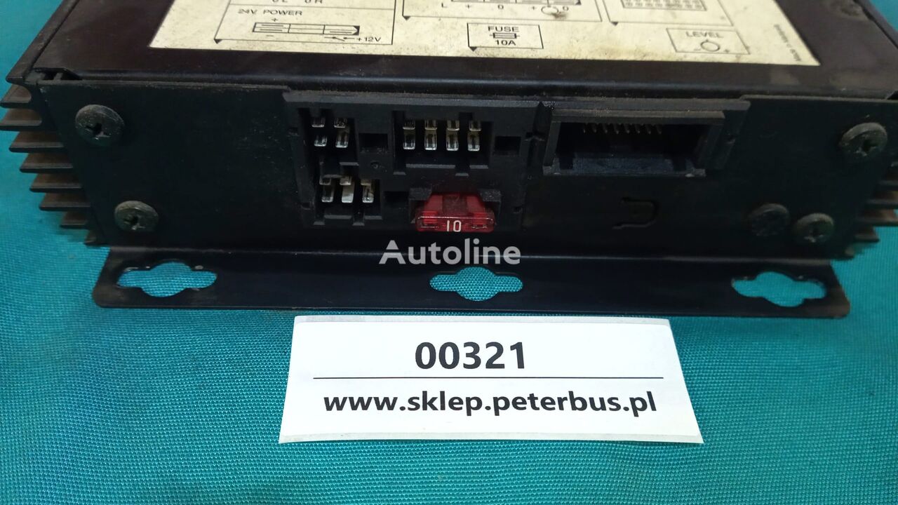 авто радио Wzmacniacz autobusowy BLAUPUNKT 24120 за автобус Neoplan N316