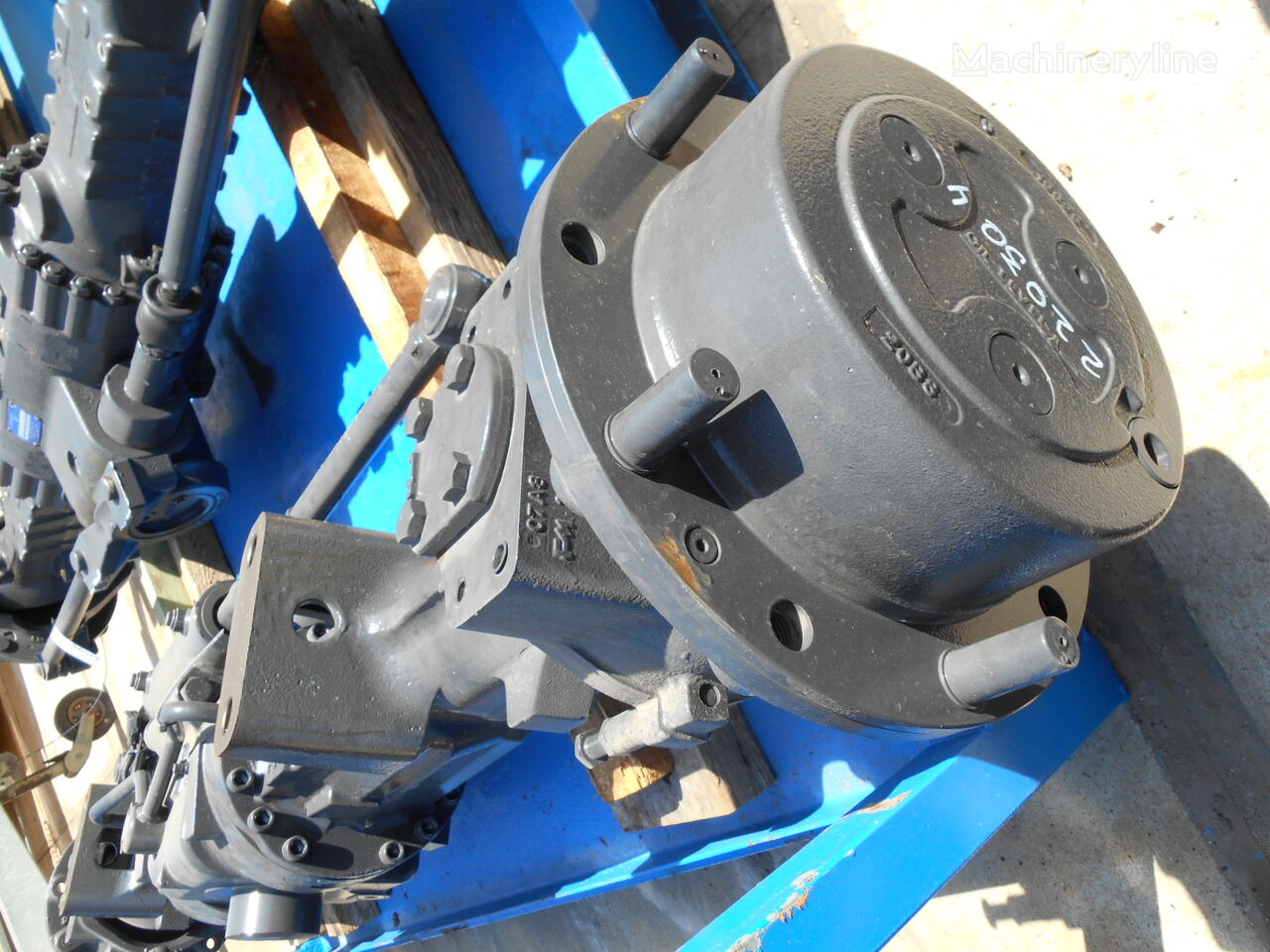 New Holland 85826234 85826234 Achse für New Holland B115T3 B115B B200 FB200 FB200.2 LB115 LB115.B Bagger