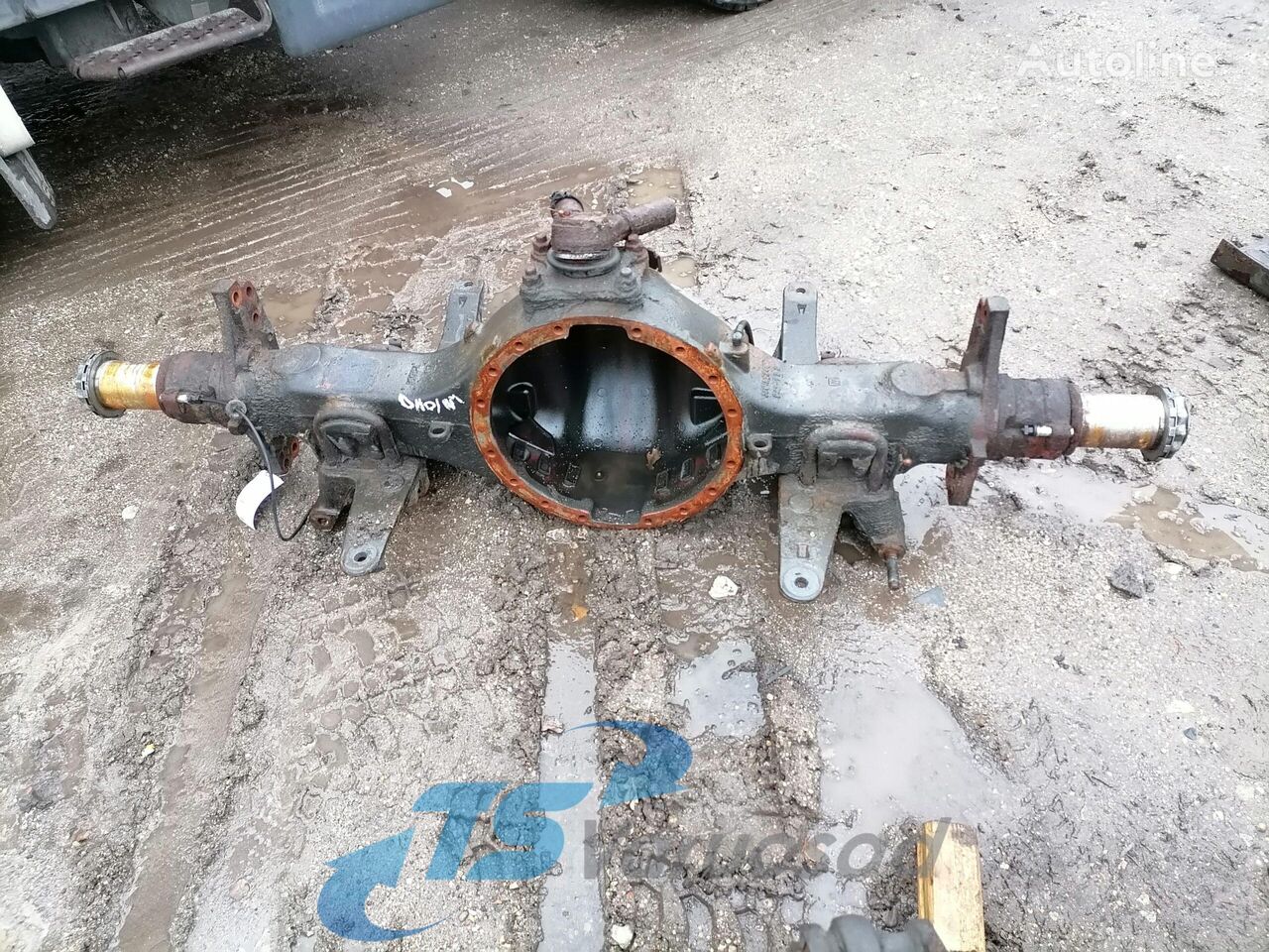 محور Volvo Rear axel housing 20914319 لـ السيارات القاطرة Volvo FM9