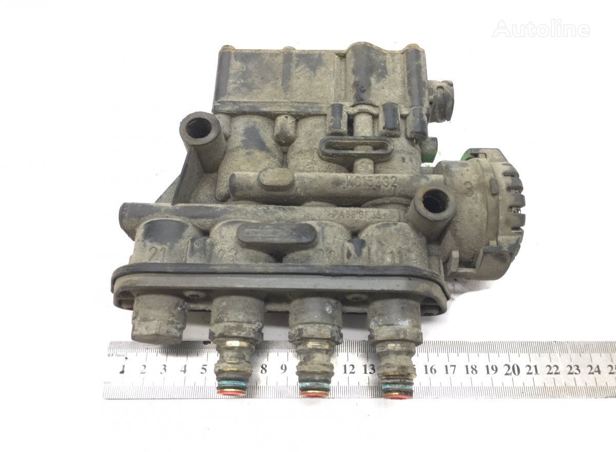 valve de commande de frein Knorr-Bremse Magnum Dxi (01.05-12.13) K019820 pour tracteur routier Renault Magnum (1990-2014)