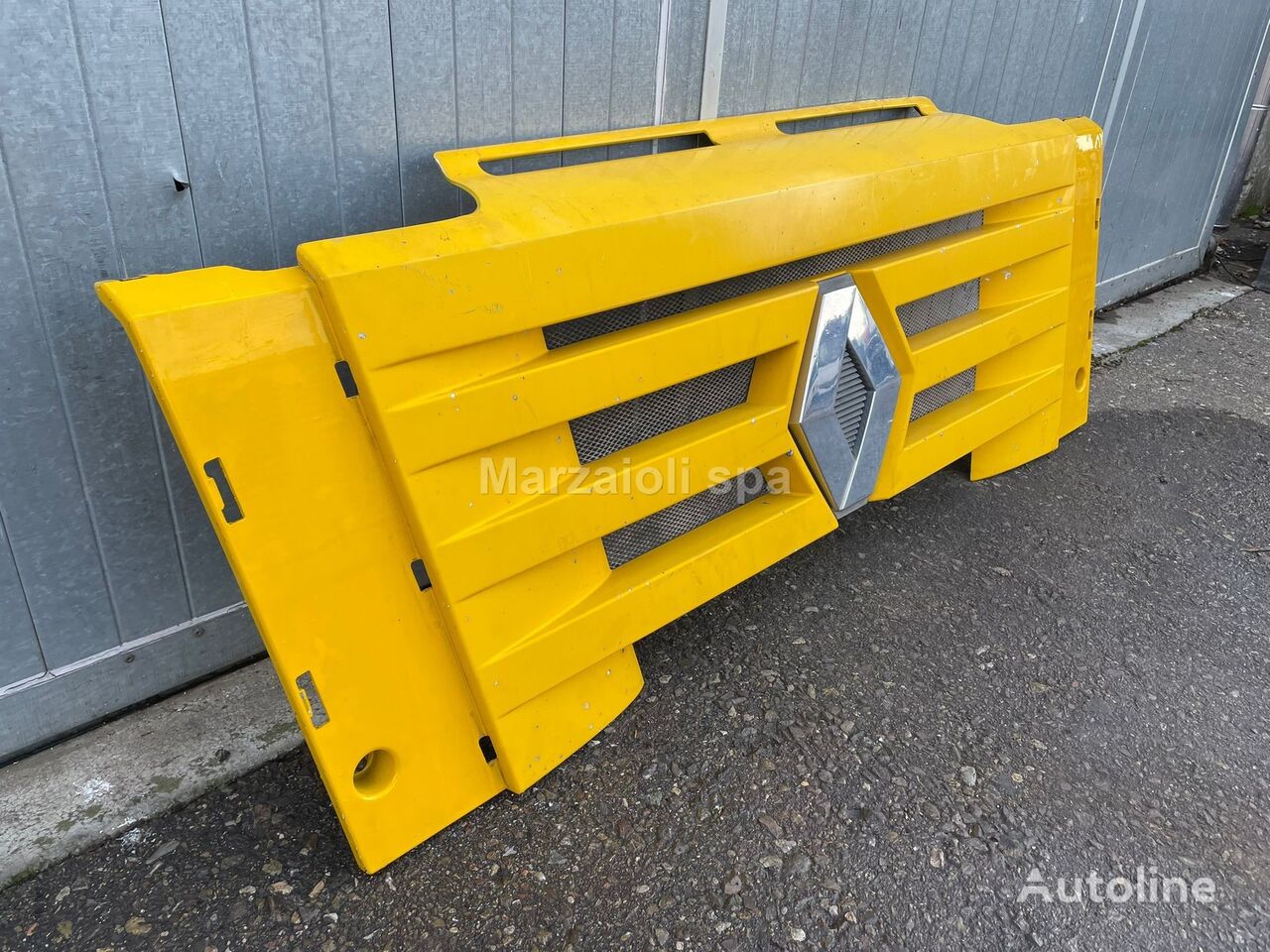 5010468565 bumper for Renault MAGNUM truck