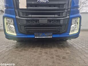 Ford KOMPLETNY PRZ&Oacute;D LAMPA GRILL ATRAPA BELKA F MAX TRUCKS CARGO Ford OE bumper for Ford FORD F MAX TRUCKS CARGO