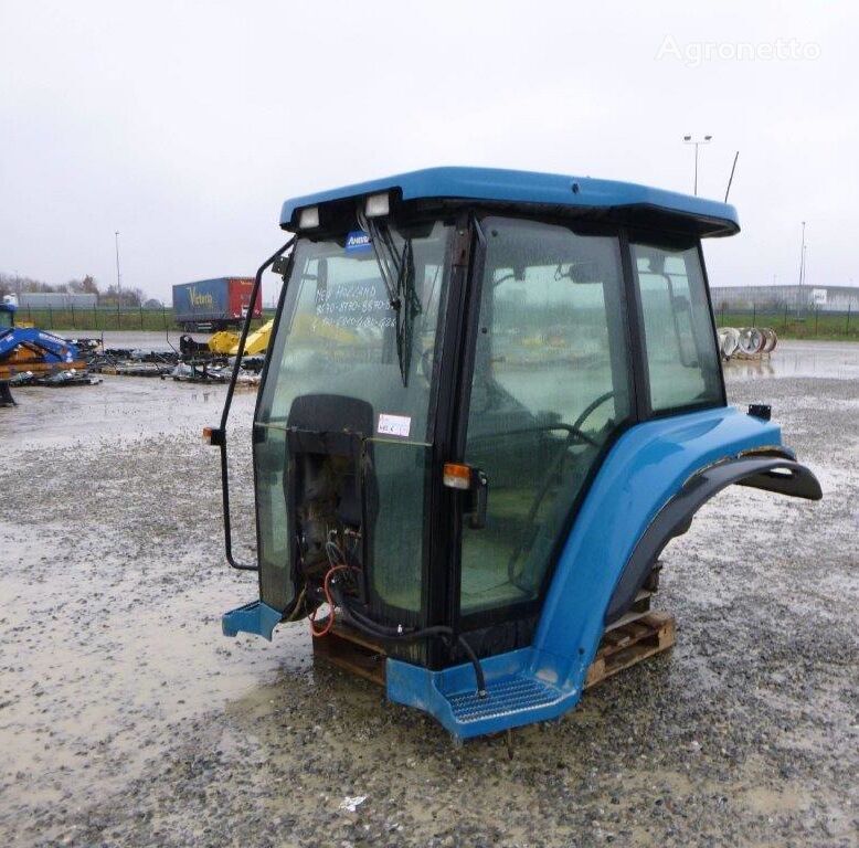 کابین برای تراکتور چرخ دار New Holland 8870