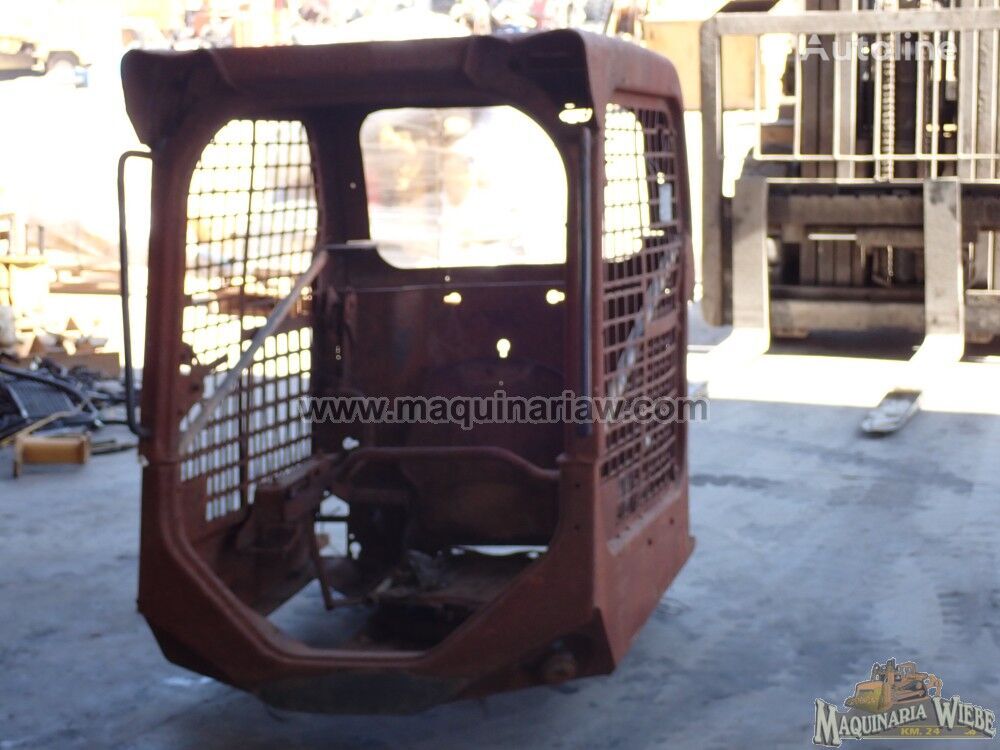 كابينة 7304592 لـ جرافة انزلاقية التوجيه Bobcat S630