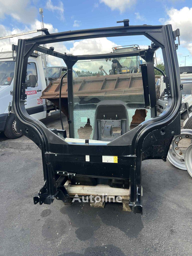 Cabin for truck tractor - Autoline