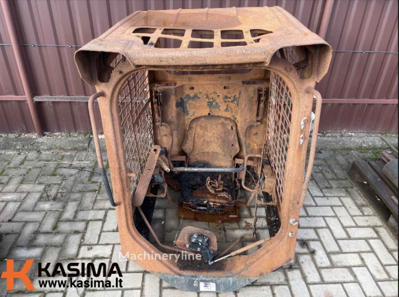 cabine Bobcat Fire damaged Body pour mini-chargeuse Bobcat T590