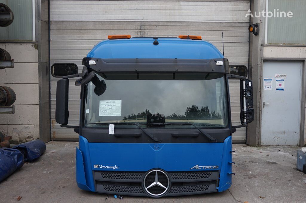 kabína Mercedes-Benz ACTROS MP4 L-STREAMSPACE 2.3 na nákladného auta