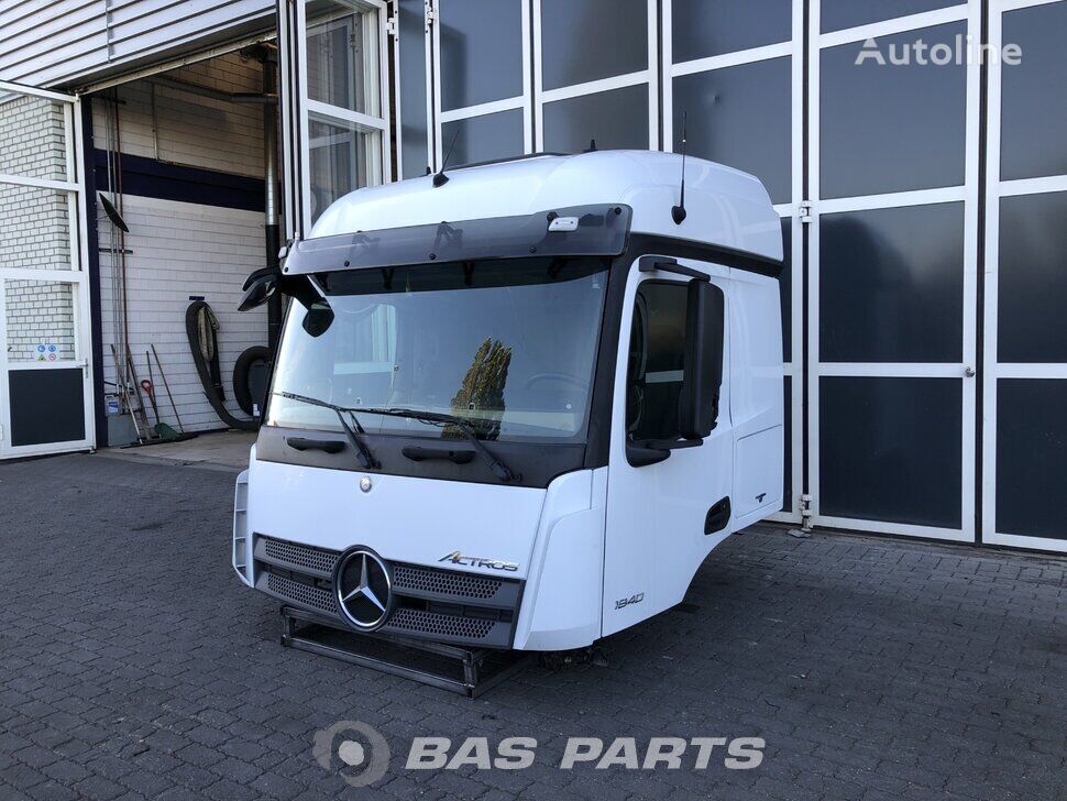 кабіна Mercedes-Benz Actros MP4 0006000101 до вантажівки