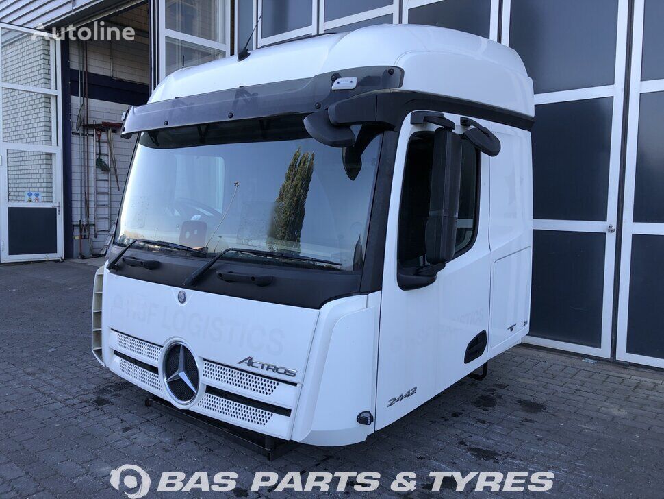 Mercedes-Benz Actros MP4 0006000101 fülke teherautó-hoz