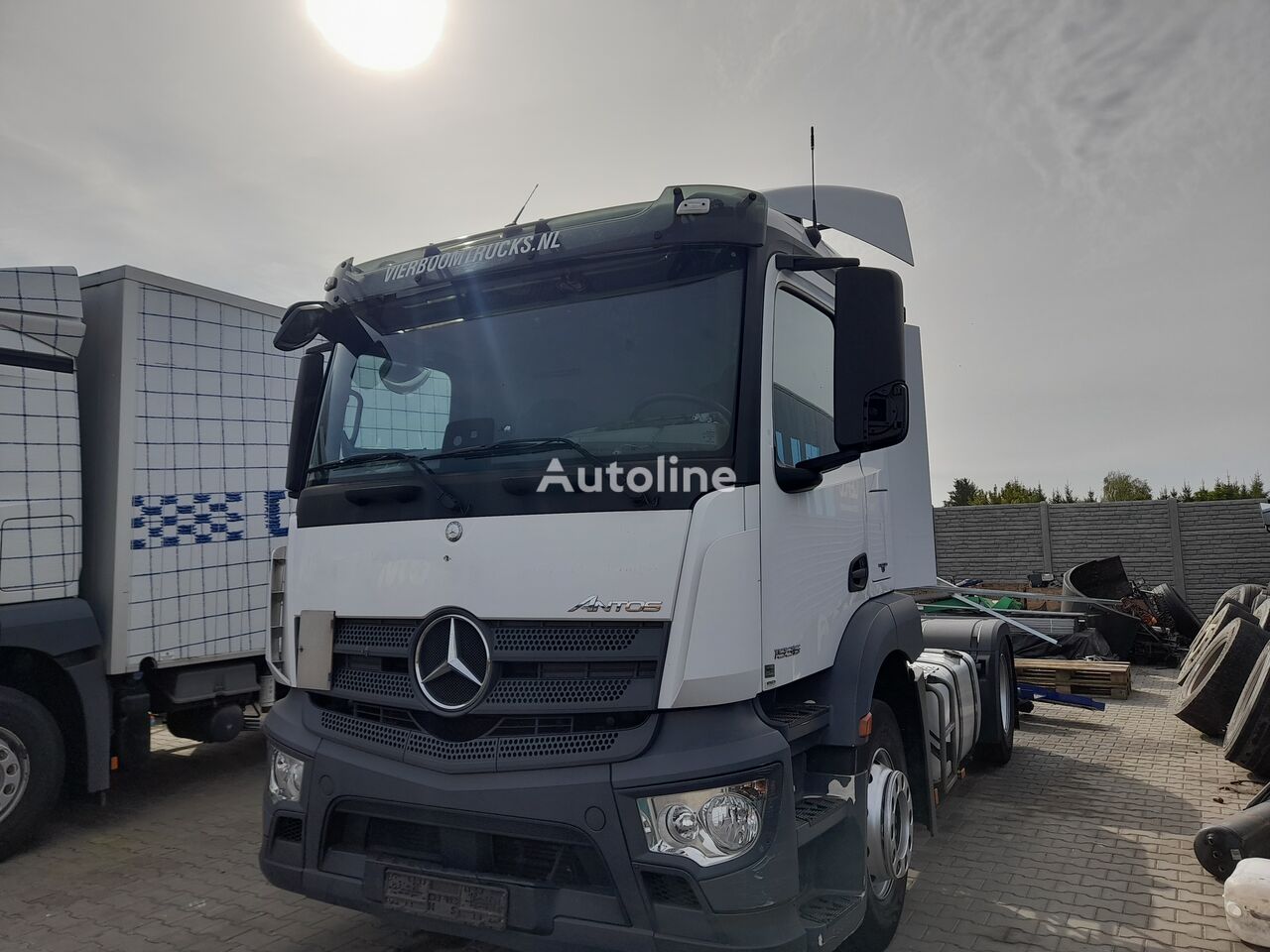 Mercedes-Benz Actros MP4 Arocs Antos kuorma-auto Mercedes-Benz Arocs Actros MP4 Antos ohjaamo - Autoline