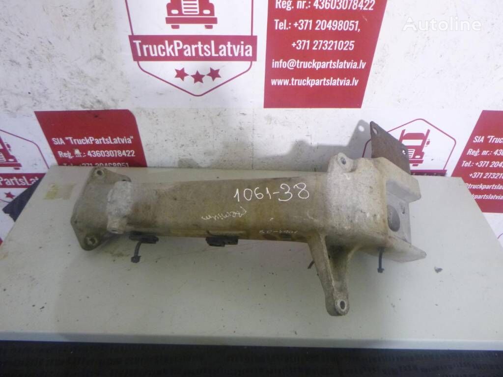 kabina Renault Premium Front left bamper bracket 7420819616 do ciągnika siodłowego