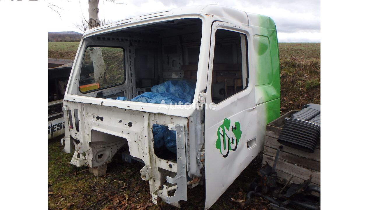 Kuorma-auto Volvo FH rok 2010 niska sypialna uszkodzony prawy bok ohjaamo - Autoline