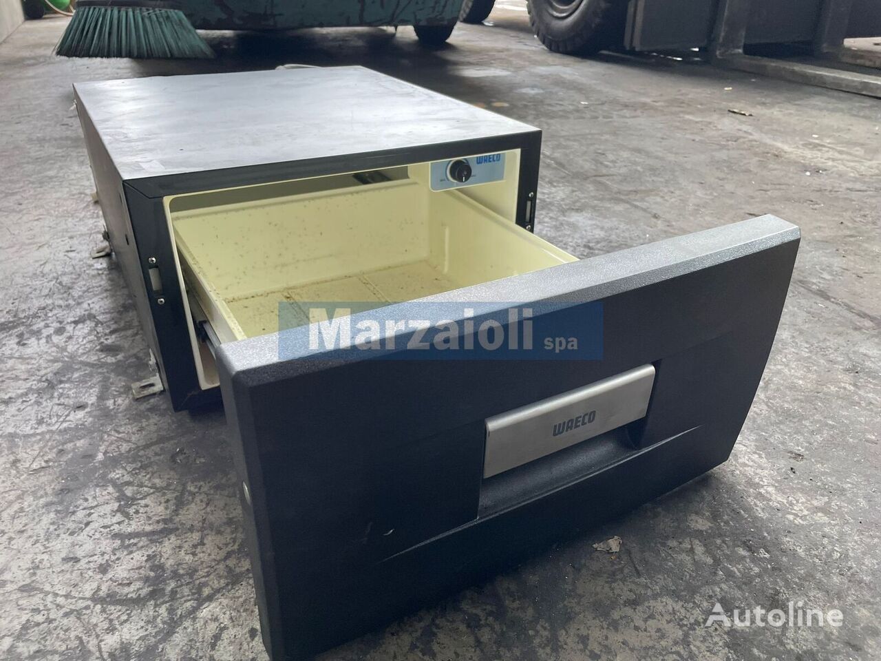 car fridge for Renault PREMIUM truck