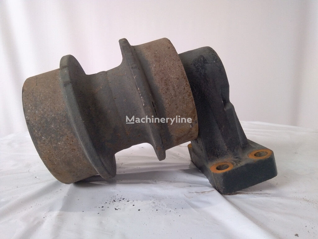 Hitachi 9078675 9078675 carrier roller for Hitachi EX1100 EX1100-3 EX1200-5 EX1200-5C EX1200-5D EX700 EX750-5 EX800H-5 ZX1800K-3 ZX650LC-3 ZX670LC-5B ZX670LC-5G ZX670LCH-3 ZX670LCH-5B ZX670LCH-5G ZX670LCR-3 ZX670LCR-5G ZX800 ZX850H excavator - Machineryline