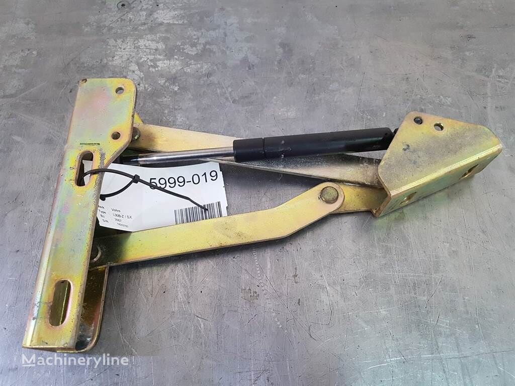 Volvo L30B-Z/SX-ZM2812684-Hinge/Scharnier chassis