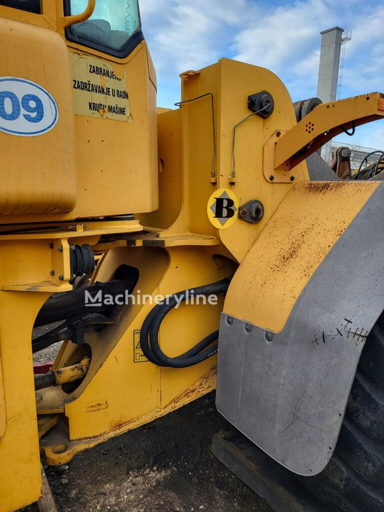 Шасија Volvo front frame VOE11177610 for L110E, L120E - Machineryline