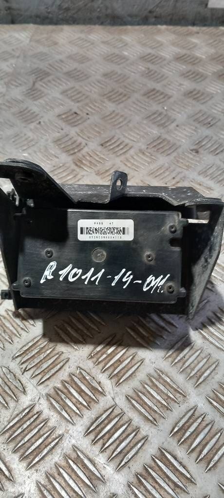 Renault Premium. 7421067823-P01 7421067823-P01 control unit for truck tractor