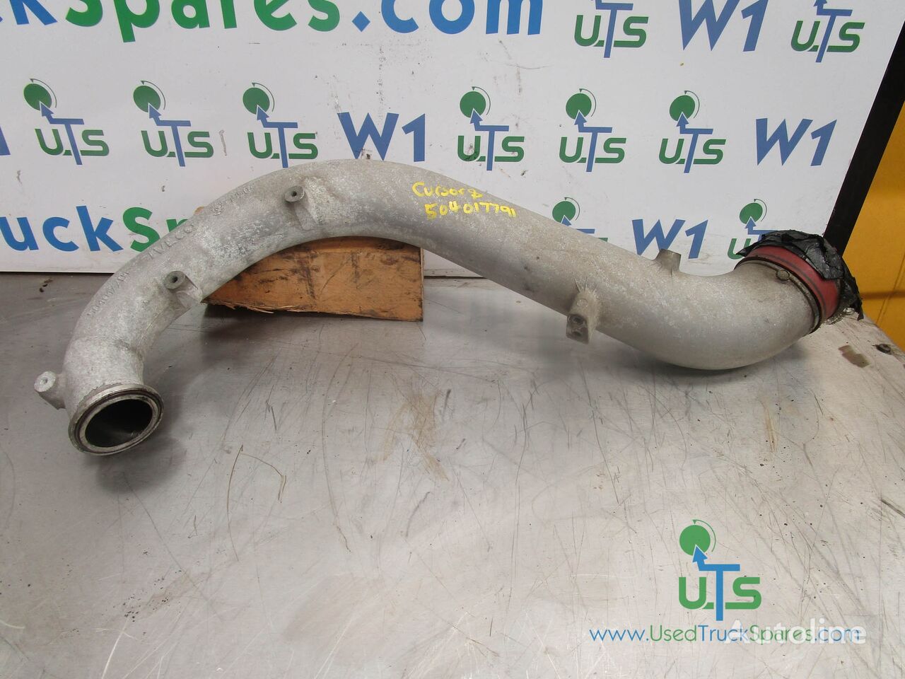 tubo di raffreddamento IVECO CURSOR 8 504017791 per camion