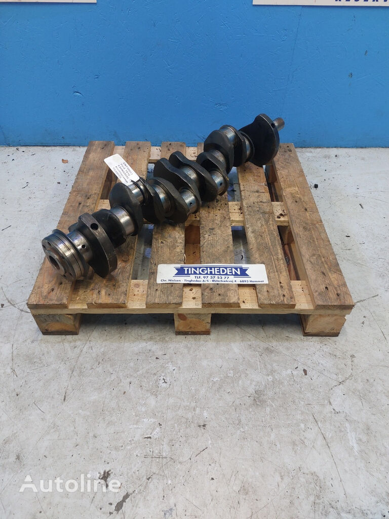 Ford 7810 crankcase