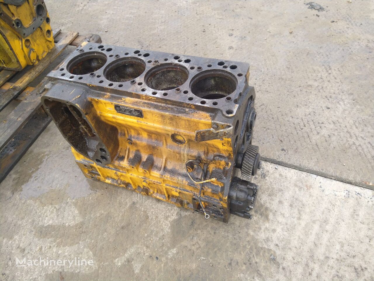 Liebherr cylinder block for excavator - Machineryline