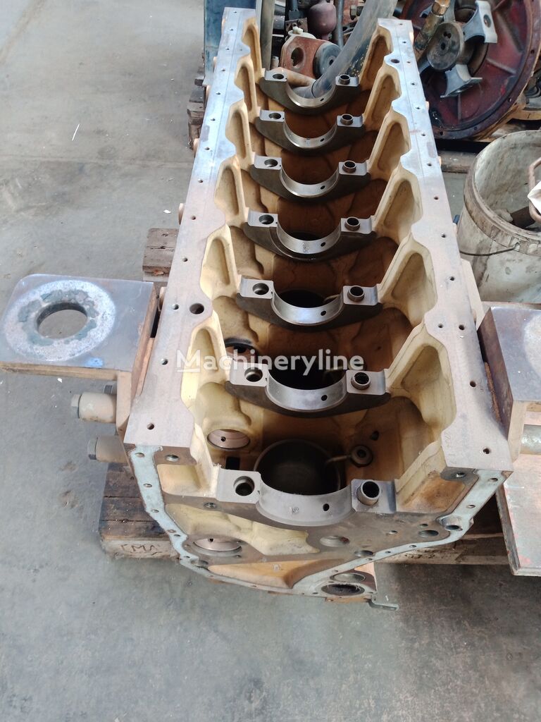 Liebherr cylinder head for wheel loader