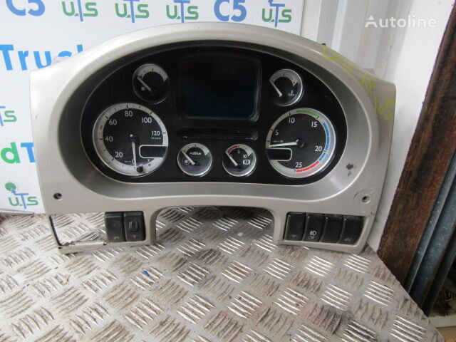 панель приборов DAF CLOCK CLUSTER 1743496 для грузовика DAF XF 105