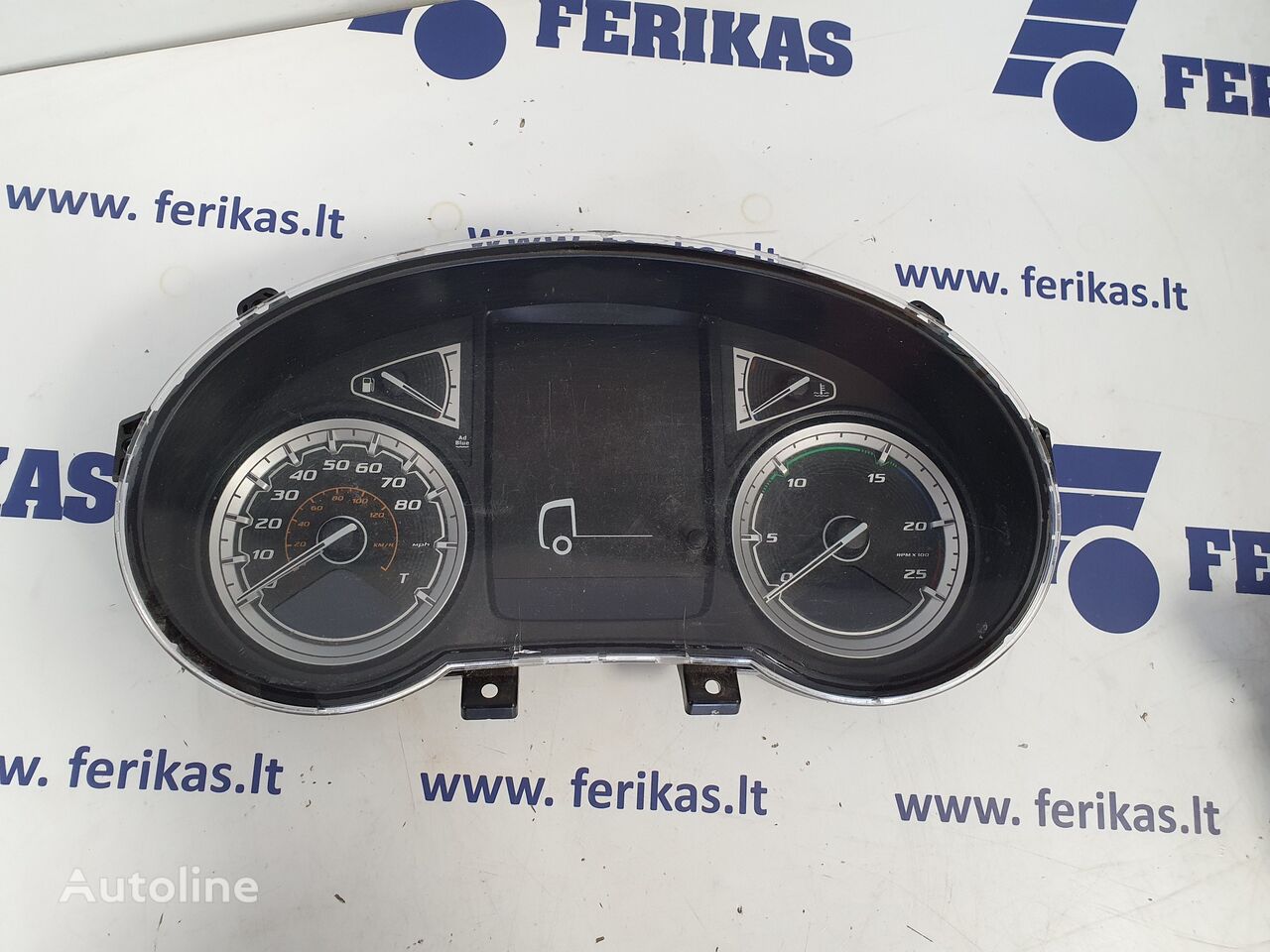 DAF dashboard instrument cluster for DAF XF106 truck tractor