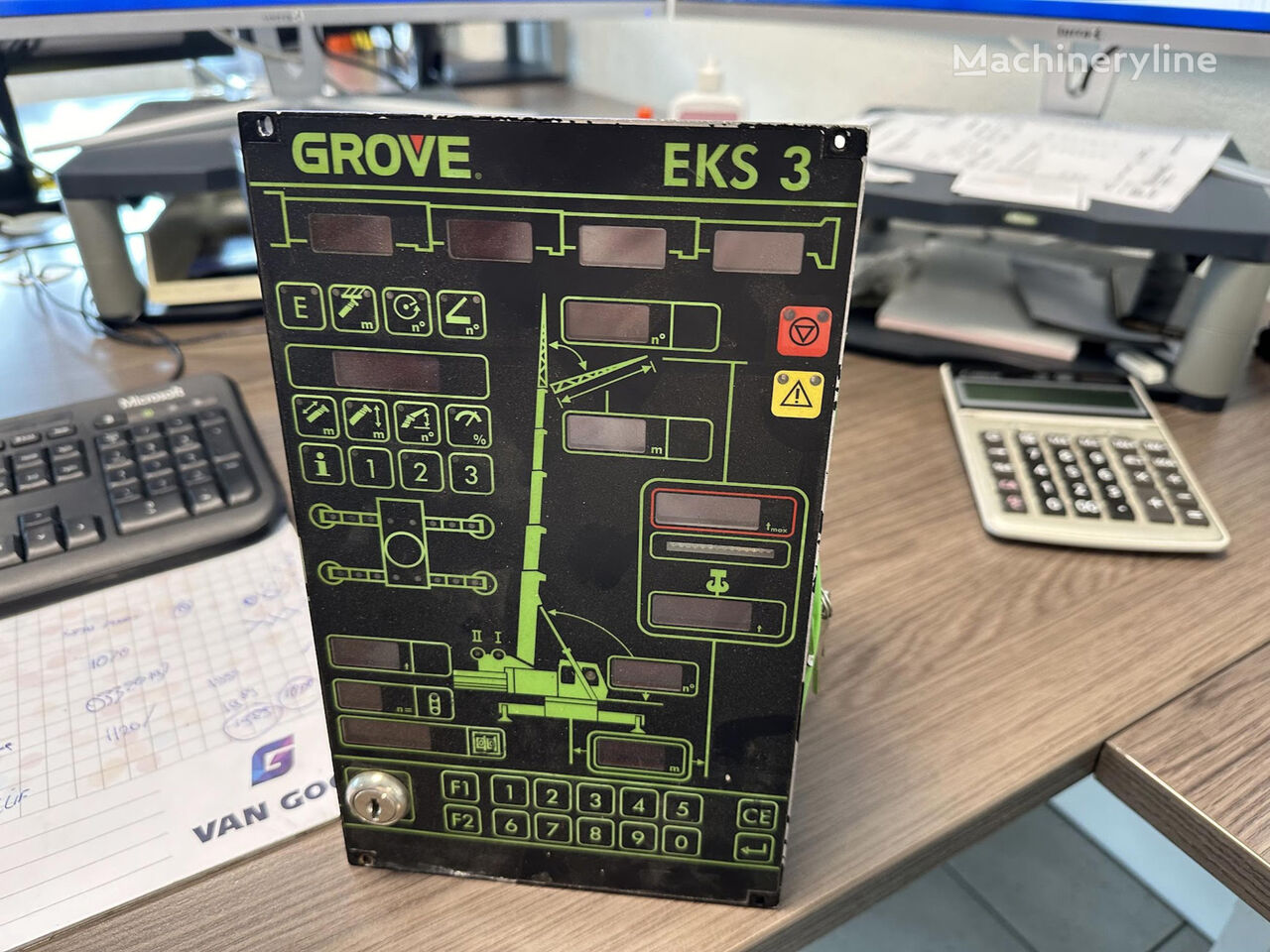 Grove Grove EKS 3 2305330 dashboard for Grove GMK 3050 crane