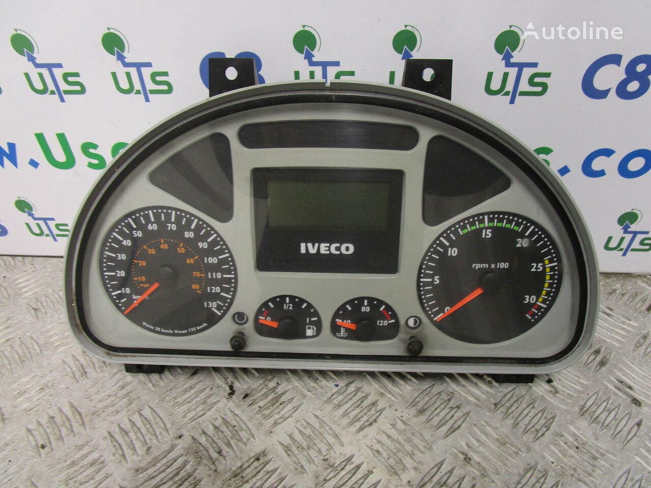 IVECO TECTOR CLOCK CLUSTER P/NO 504025357 dashboard voor IVECO vrachtwagen