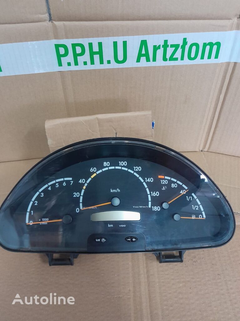 Mercedes-Benz Sprinter 903 2.7CDI - 110.008/929/060 dashboard for truck