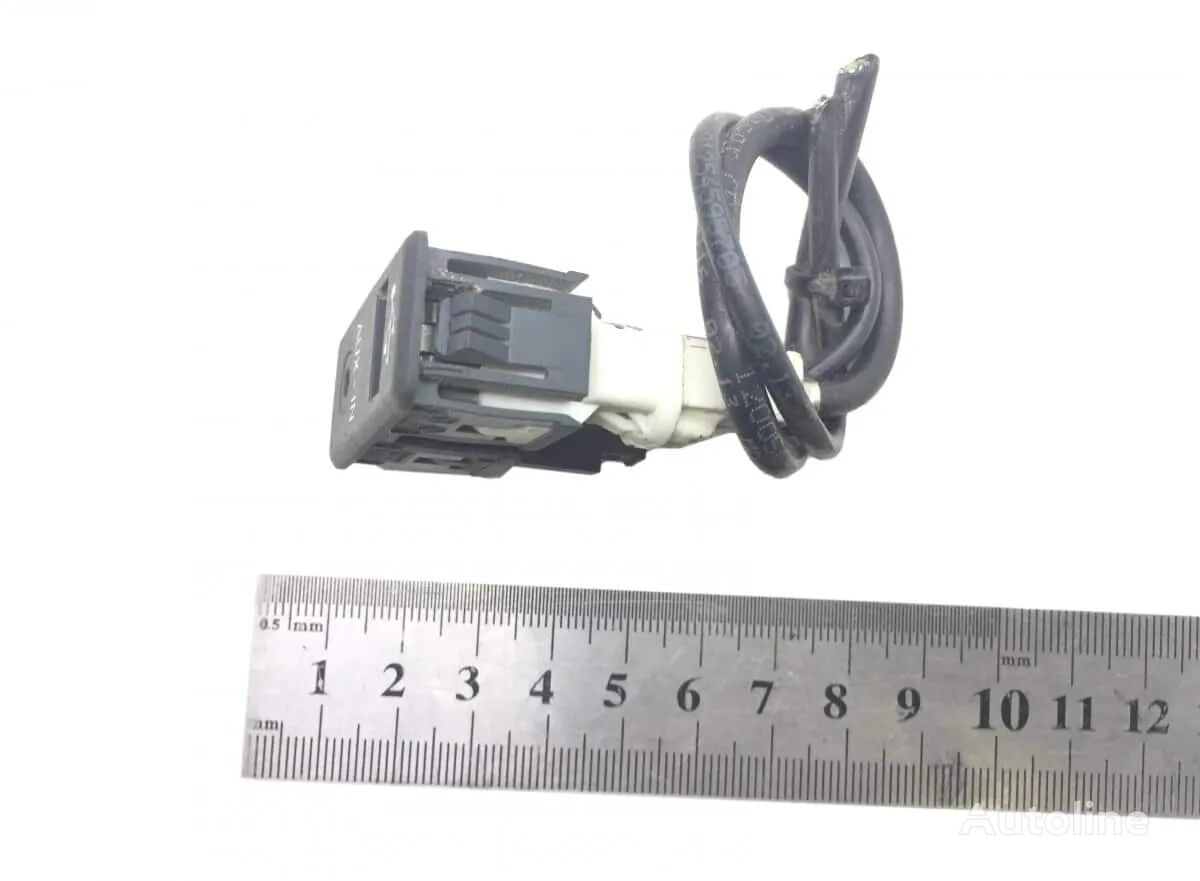 Panou cu priză USB și AUX , cod produs 81254320515 (8125432-0515 dashboard for truck