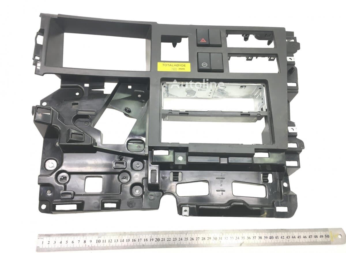 Capac plastic pentru bord 82425805 instrumentbrädans lock till Volvo lastbil - Autoline
