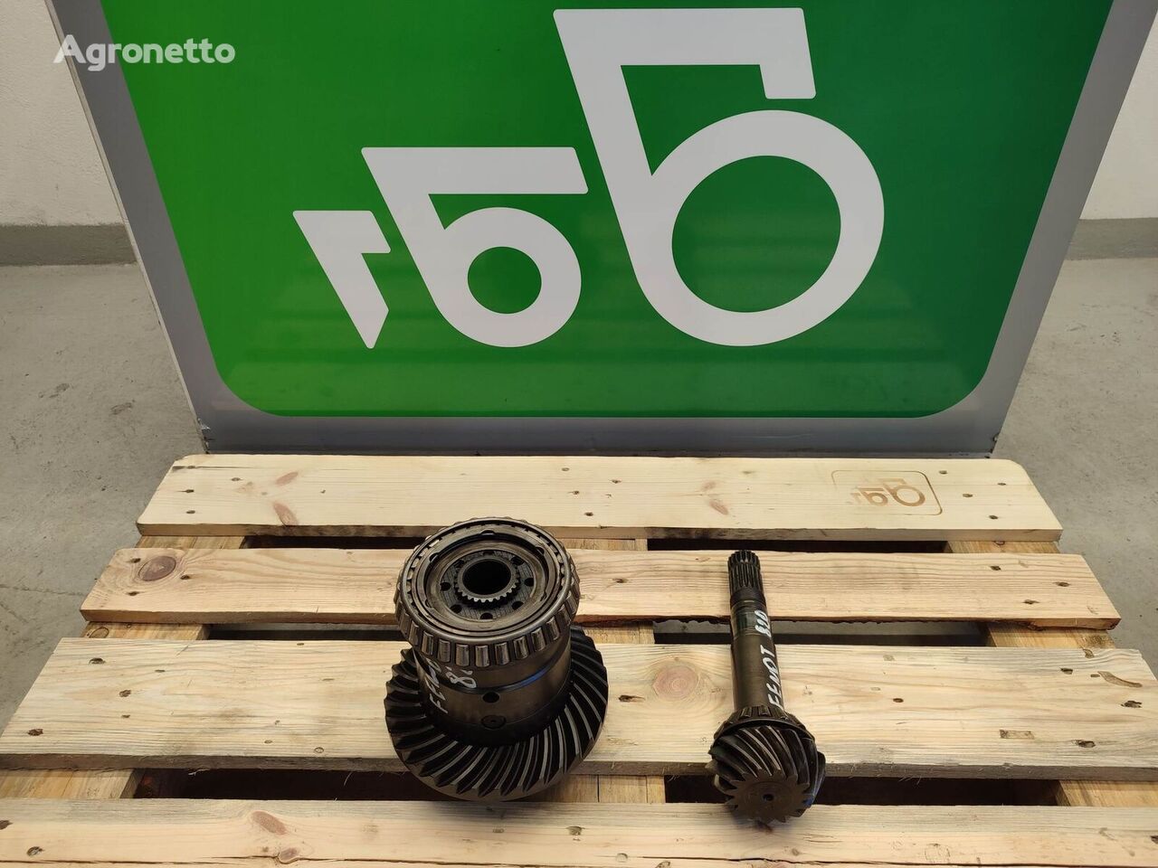 Mechanizm różnicowy Fendt 820 (15x34)(7450400403) differential for wheel tractor