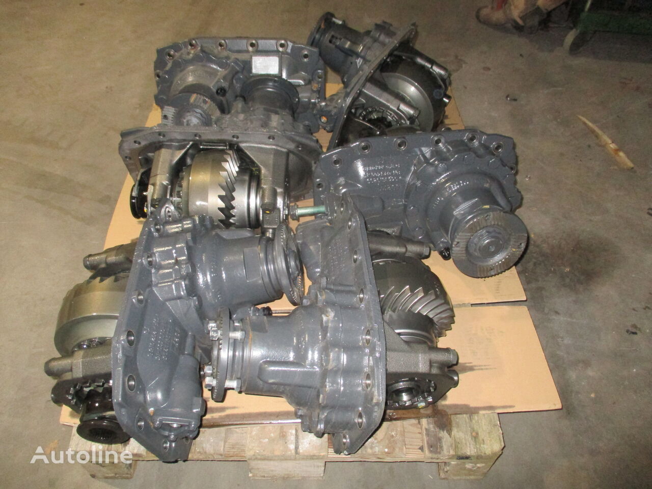 Mercedes-Benz R233 HL7 differential for Mercedes-Benz Actros Arocs Econic truck - Autoline