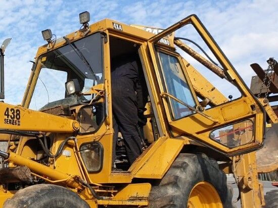 Porta para retroescavadora Caterpillar 438 SERIES II - Machineryline