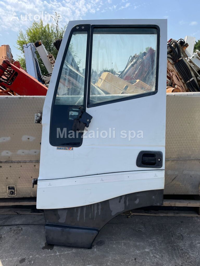 باب لـ الشاحنات IVECO STRALIS