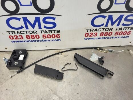 New Holland Tm, Mxm Series Tm120, Tm140, Mxm140 Door Inner Lock Lhs 82016412 ajtó - Agroline