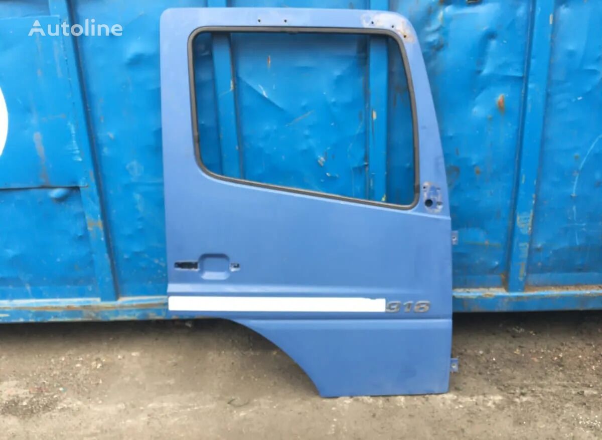 porte Ușă dreapta pour camion Mercedes-Benz 916 – Carcasă completă