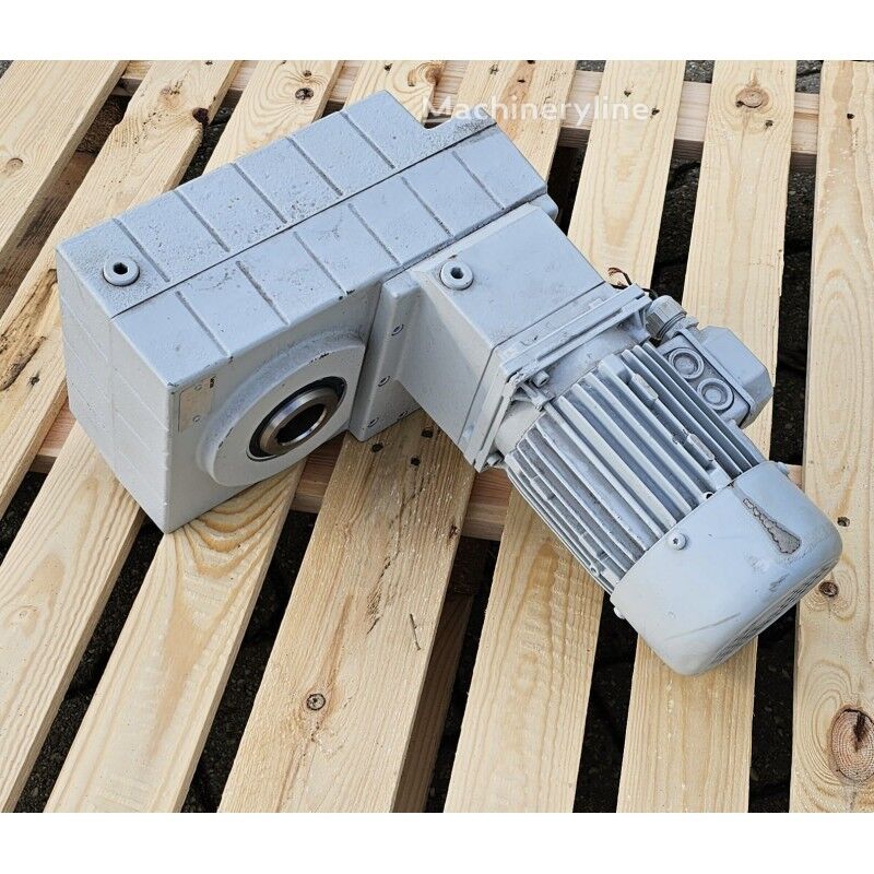 Moteur électrique Lenze reductormotor 7,8 rpm 0,55kw 380V pour matériel industriel - Machineryline