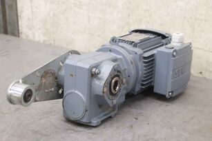 електродвигател SEW-Eurodrive Getriebemotor 0,55 kW 72 U/min von SEW-Eurodrive – SA37 DRS71M4 за промишлено оборудване