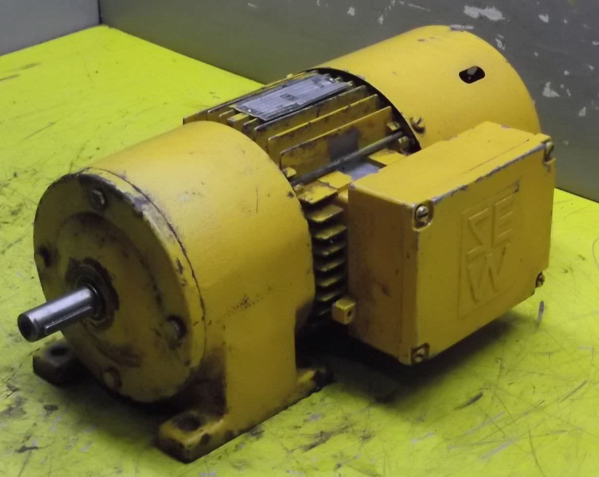 Motor elétrico SEW-Eurodrive R30DT71K4B para maquinas industriais - Machineryline