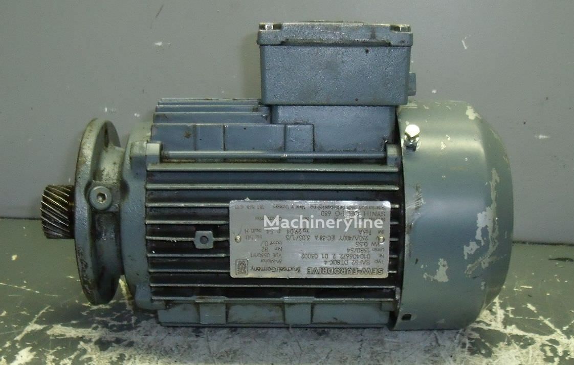 محرك كهربائي SEW-Eurodrive SEW SAF52 DT80K-4 لـ المعدات الصناعية - Machineryline